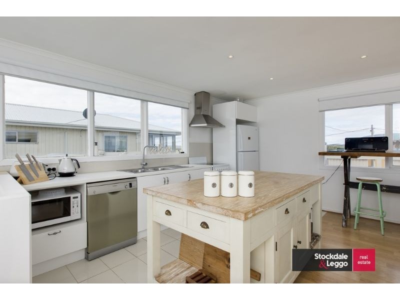 26 Stradbroke Avenue, Surf Beach VIC 3922