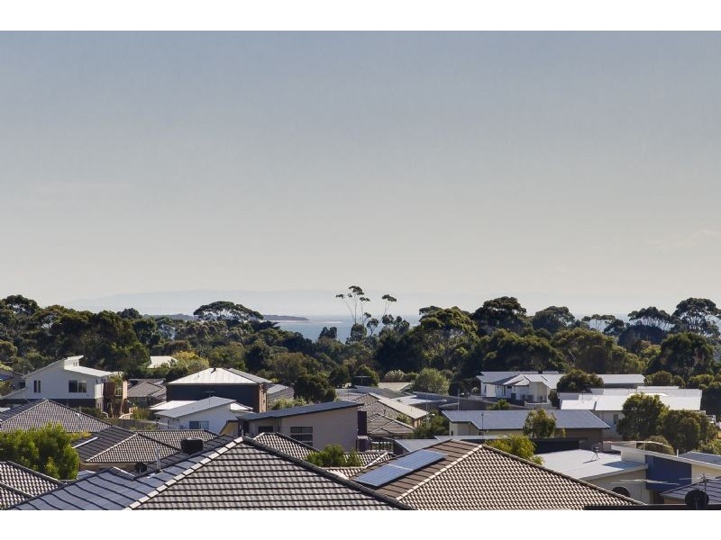 12 Echidna Grove, Cowes VIC 3922