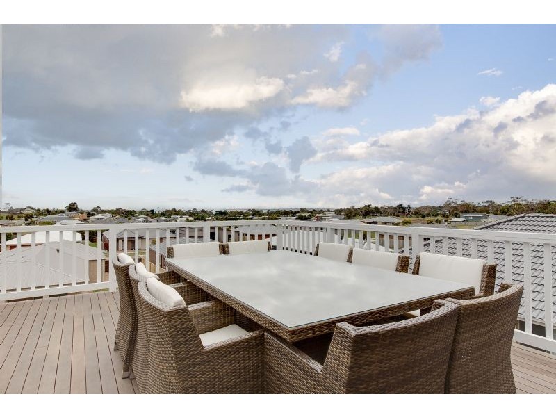 12 Echidna Grove, Cowes VIC 3922