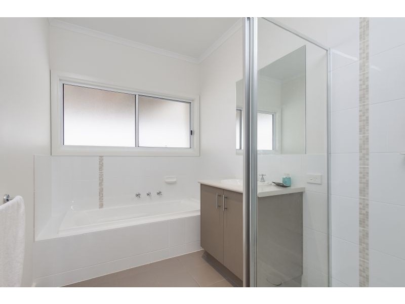 12 Echidna Grove, Cowes VIC 3922