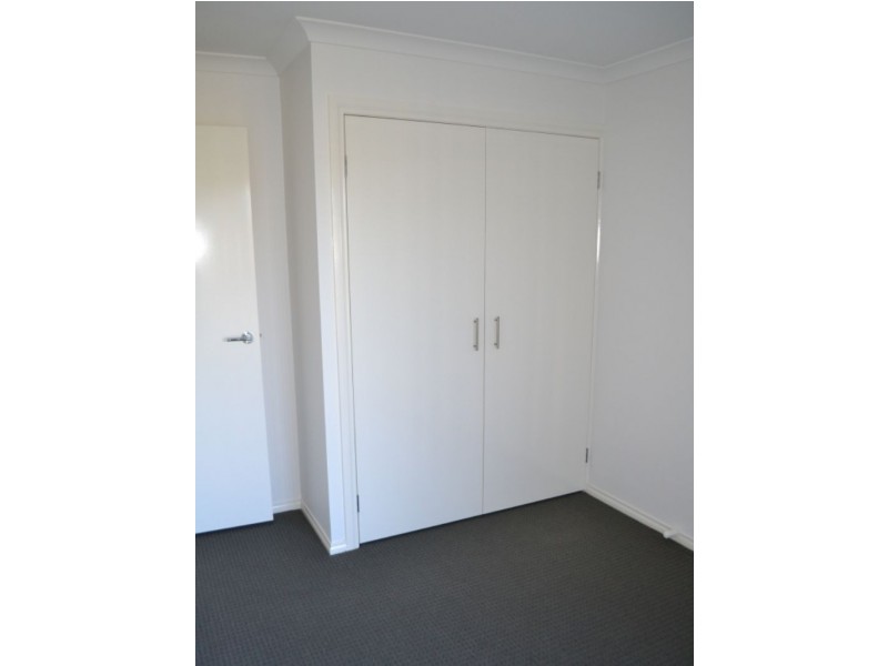 16 Rosella Grove, Cowes VIC 3922