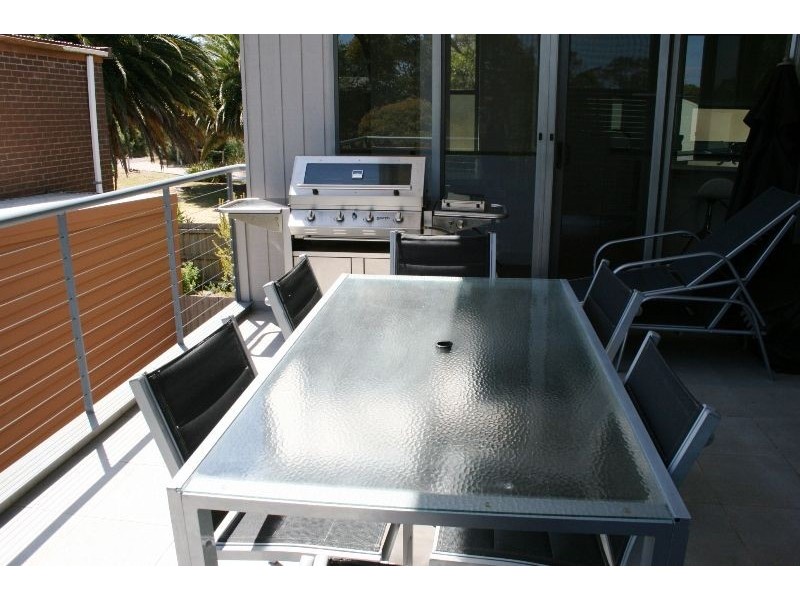2/38 Stradbroke Avenue, Cowes VIC 3922