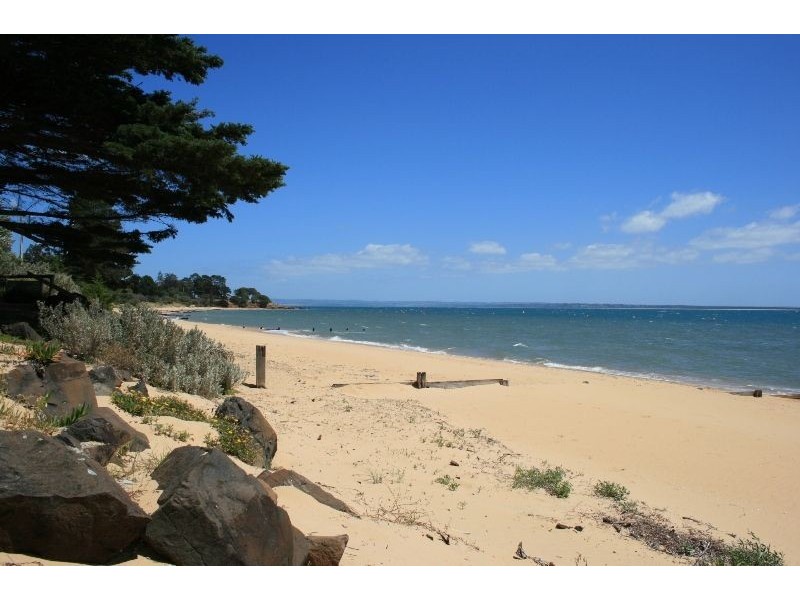2/38 Stradbroke Avenue, Cowes VIC 3922