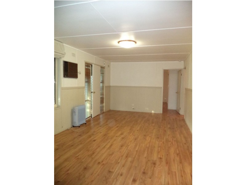 24 Grand View Grove, Cowes VIC 3922