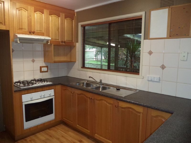 24 Grand View Grove, Cowes VIC 3922