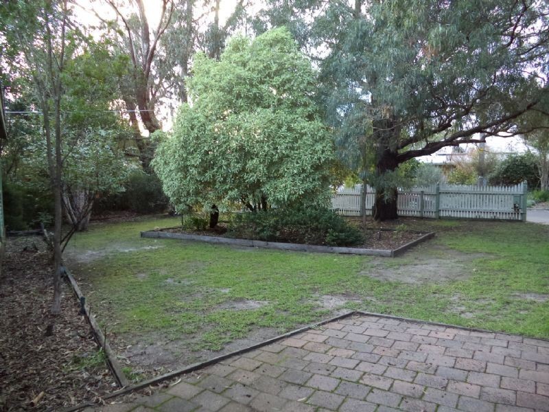 24 Grand View Grove, Cowes VIC 3922