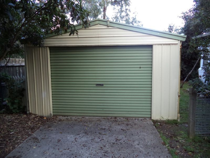 24 Grand View Grove, Cowes VIC 3922