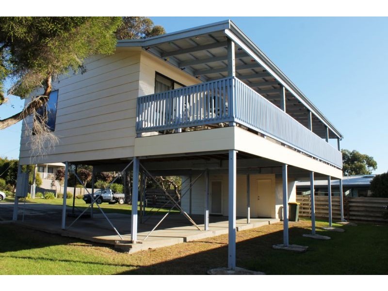 2 Rita Ave, Cowes VIC 3922