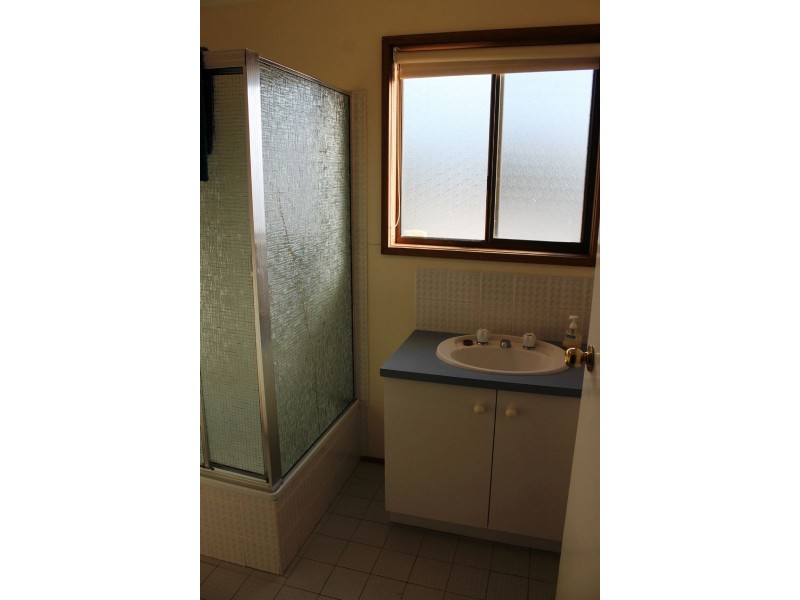 2 Rita Ave, Cowes VIC 3922