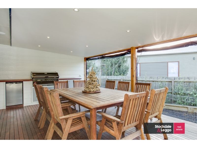5 Holiday Court, Cowes VIC 3922