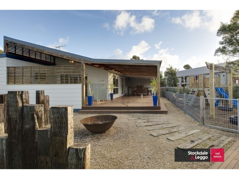 5 Holiday Court, Cowes VIC 3922