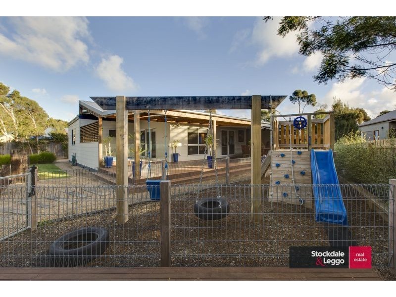 5 Holiday Court, Cowes VIC 3922