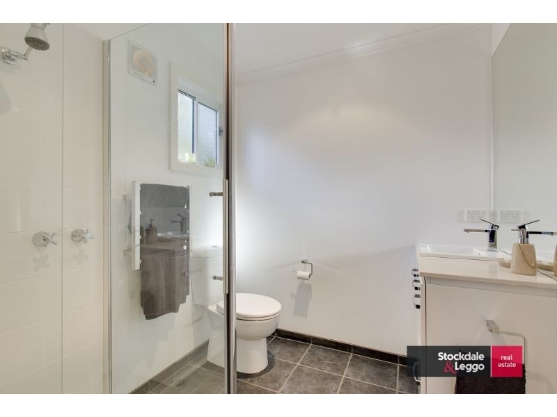 5 Holiday Court, Cowes VIC 3922