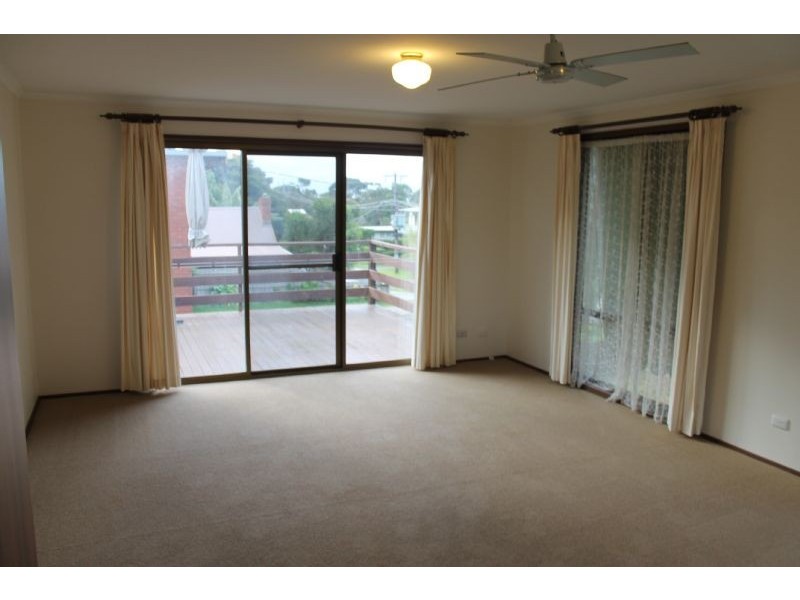 28 Raywood Avenue, Cowes VIC 3922
