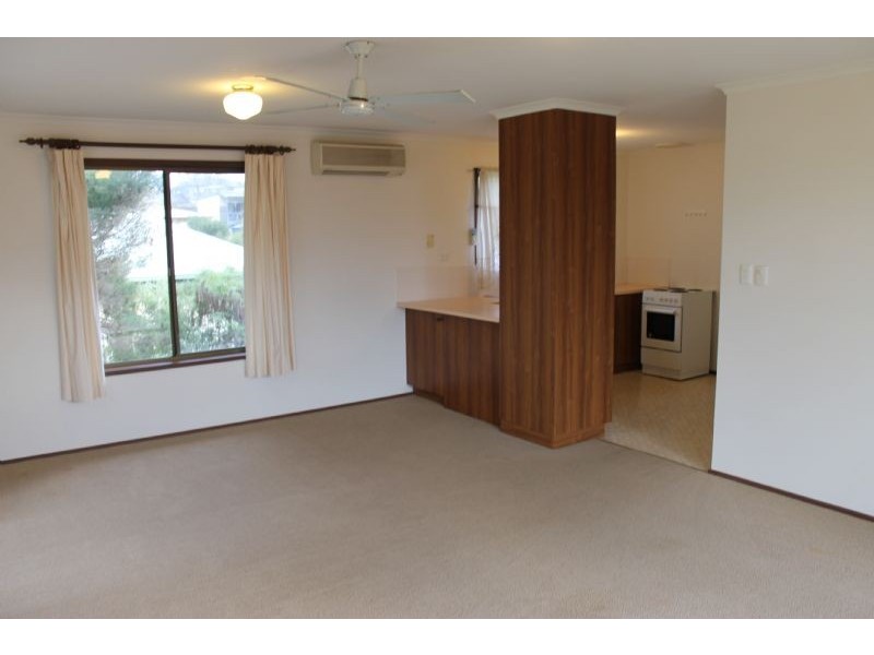 28 Raywood Avenue, Cowes VIC 3922