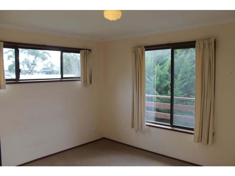 28 Raywood Avenue, Cowes VIC 3922