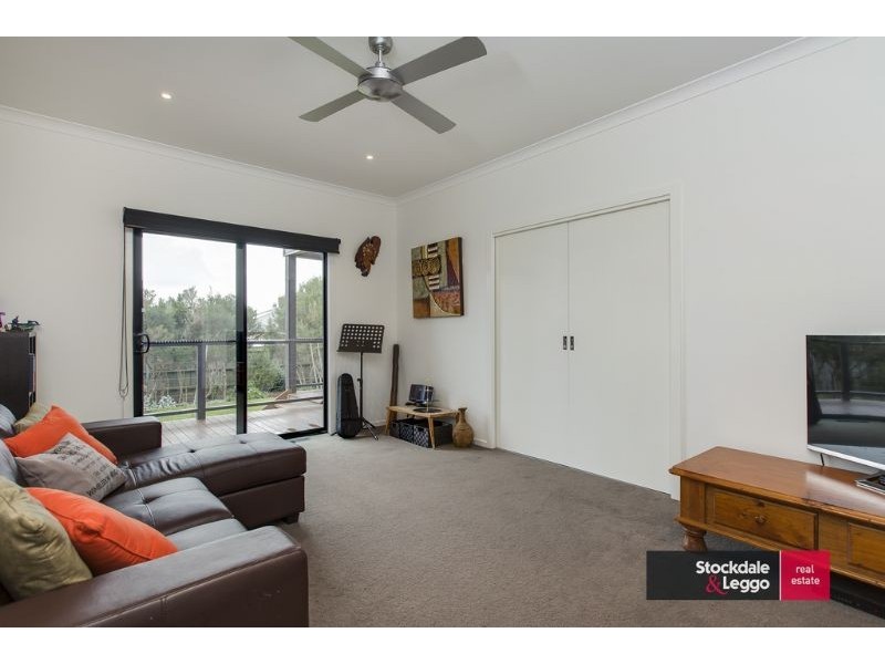 8 Boobook Grove, Cowes VIC 3922