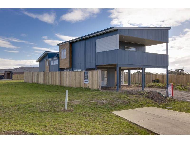 33 Grampian Boulevard, Cowes VIC 3922