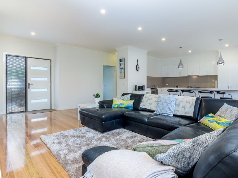 2/148 Church Street, Cowes VIC 3922