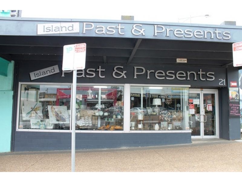 21 Thompson Avenue, Cowes VIC 3922