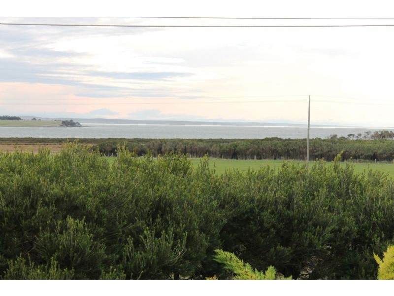 145 Phillip Island Road, Surf Beach VIC 3922