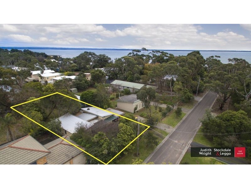 14 Cornwall Avenue, Cowes VIC 3922