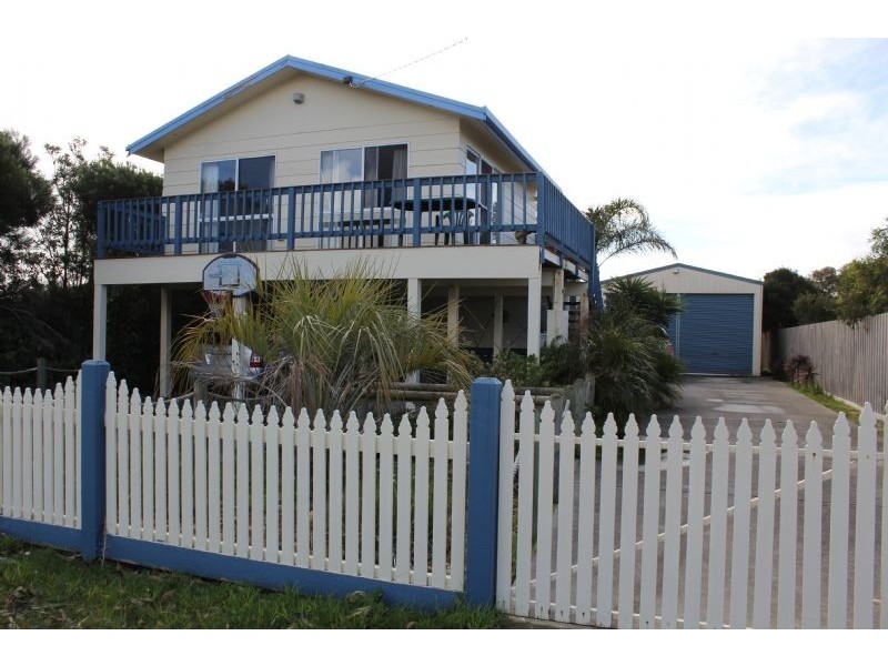 2 Seaspray Ave, Cape Woolamai VIC 3925