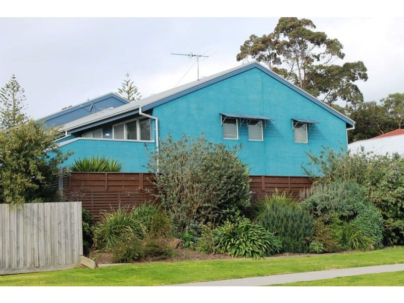 1/3 Osbourne Avenue, Cowes VIC 3922