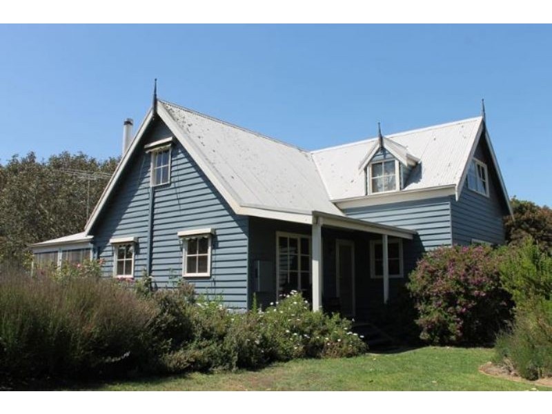 16 Hereward Close, Cowes VIC 3922