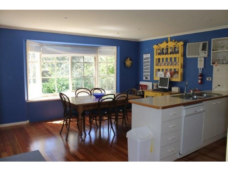 16 Hereward Close, Cowes VIC 3922