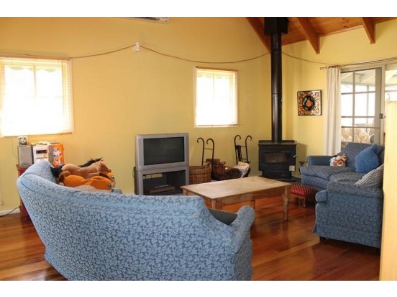 16 Hereward Close, Cowes VIC 3922