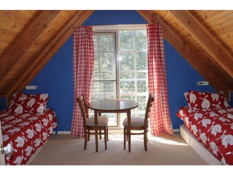 16 Hereward Close, Cowes VIC 3922