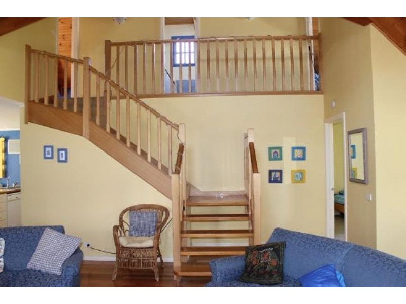 16 Hereward Close, Cowes VIC 3922