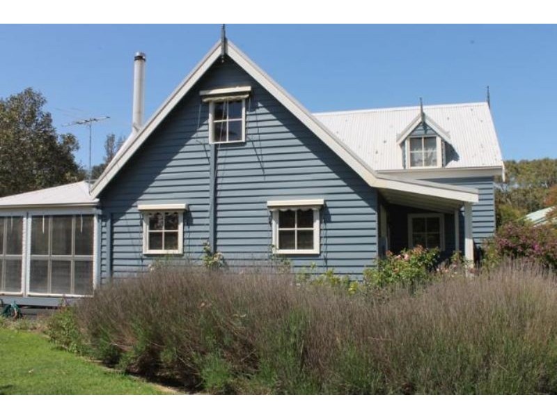 16 Hereward Close, Cowes VIC 3922