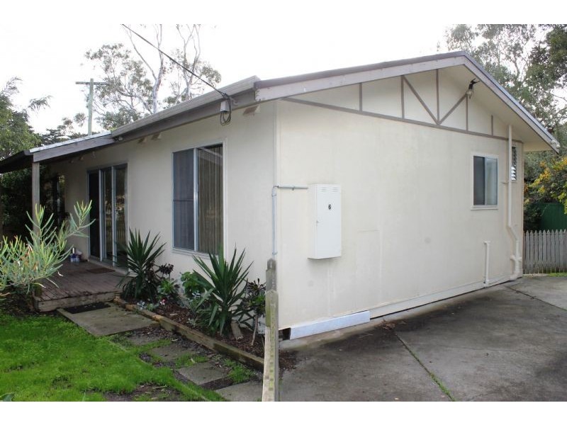 6 St Georges Road, Cowes VIC 3922