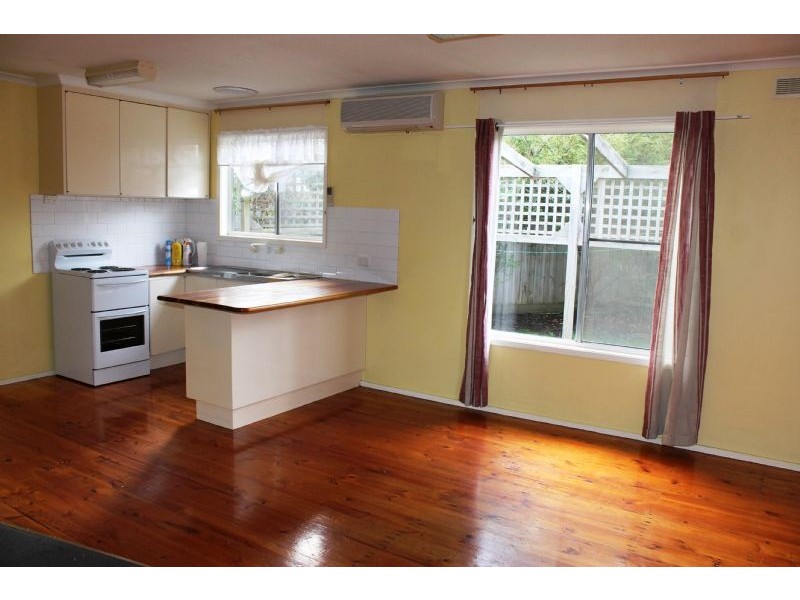 6 St Georges Road, Cowes VIC 3922