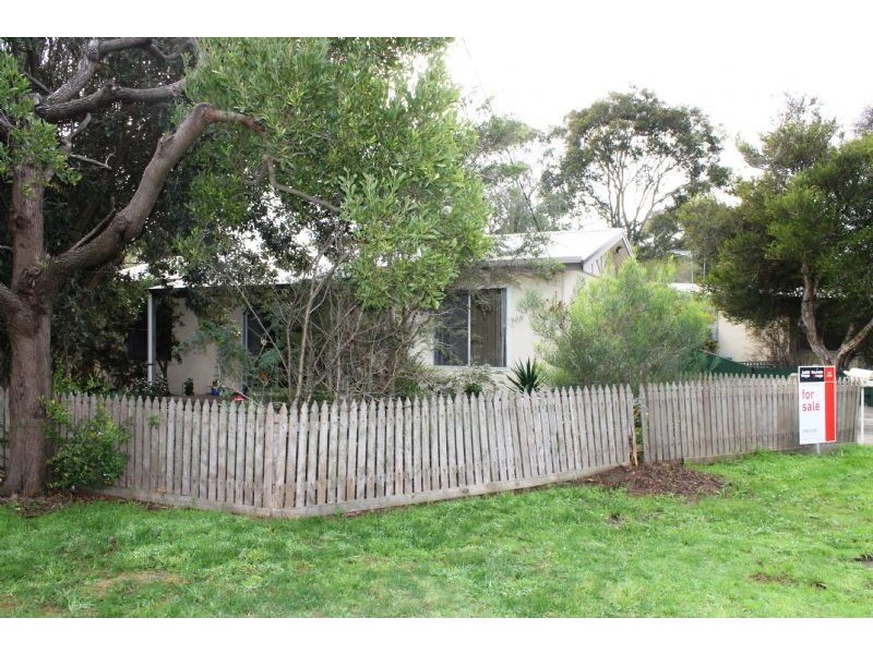 6 St Georges Road, Cowes VIC 3922