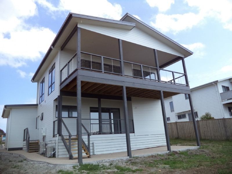 18 Echidna Grove, Cowes VIC 3922