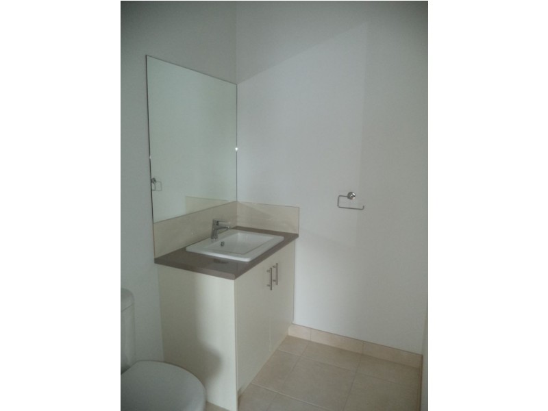 18 Echidna Grove, Cowes VIC 3922