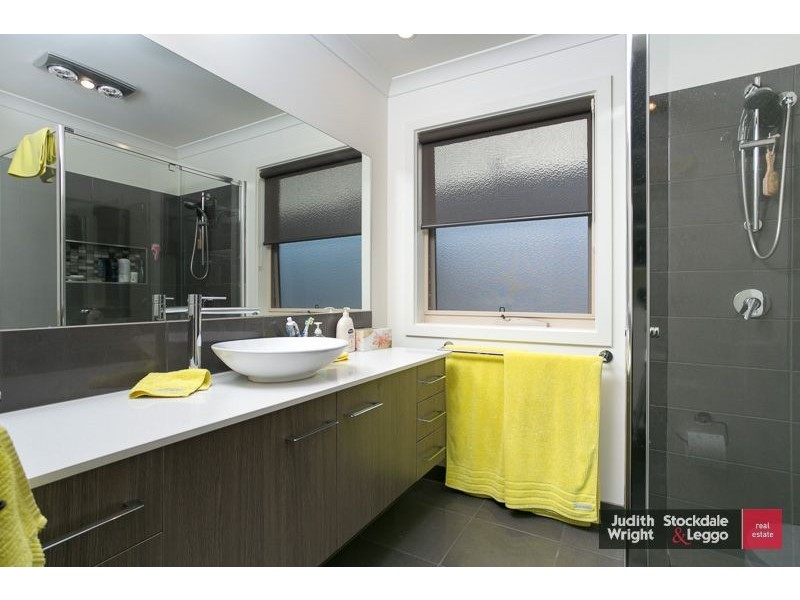 14 Shoalhaven Road, Cowes VIC 3922