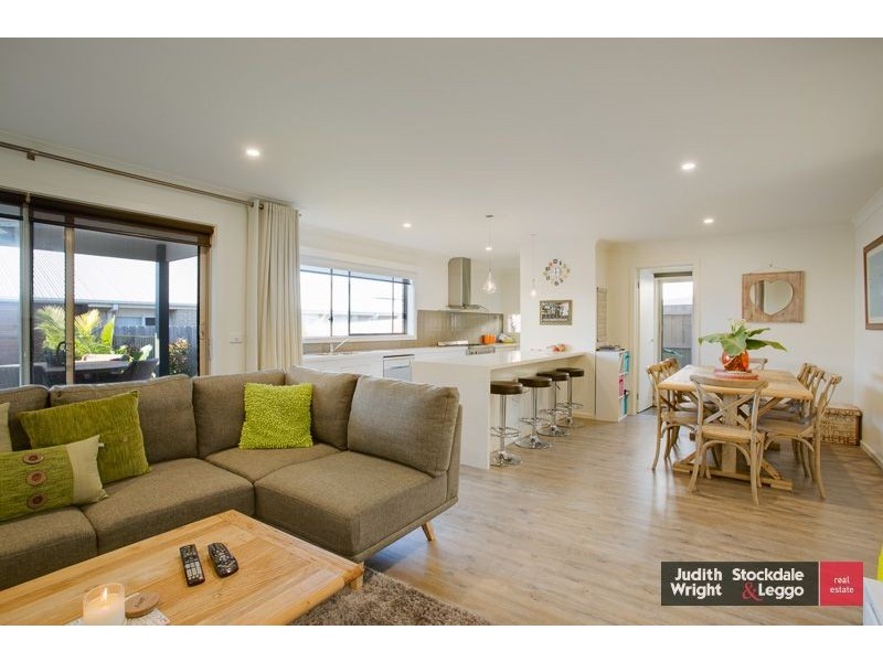 14 Shoalhaven Road, Cowes VIC 3922