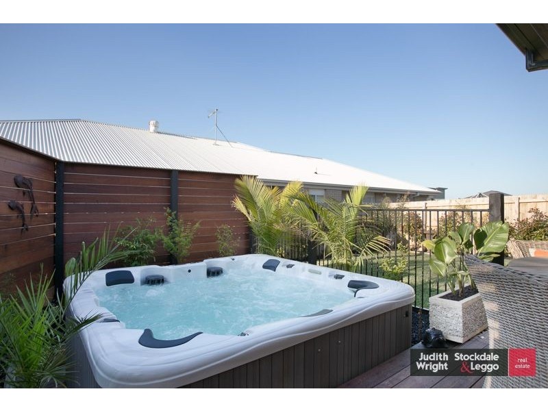 14 Shoalhaven Road, Cowes VIC 3922