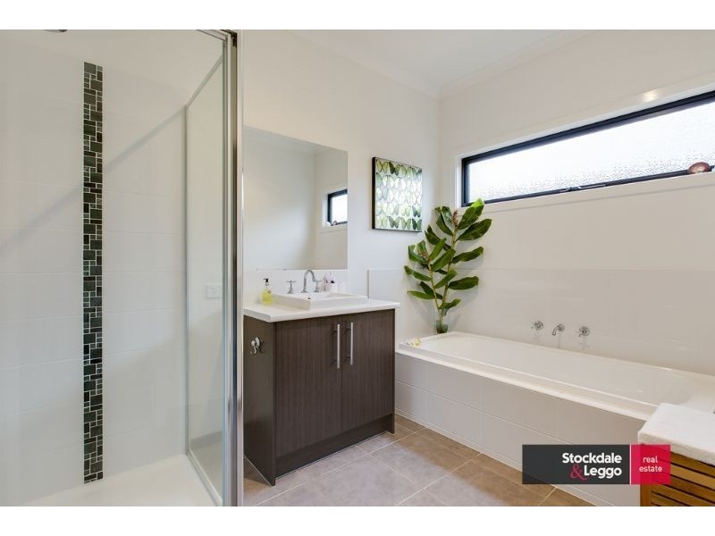 8 Boobook Grove, Cowes VIC 3922