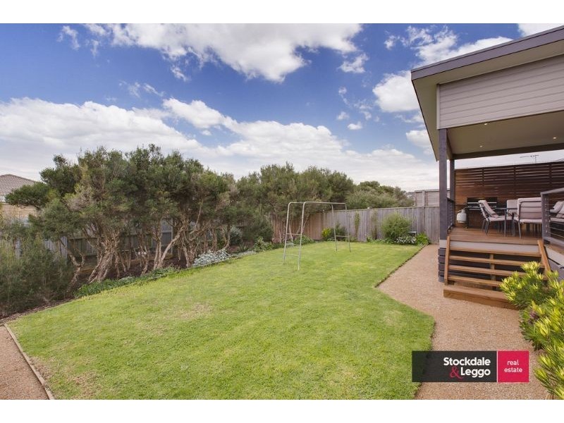 8 Boobook Grove, Cowes VIC 3922