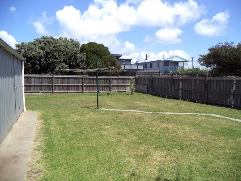 11 Dover Street, Sunderland Bay VIC 3922