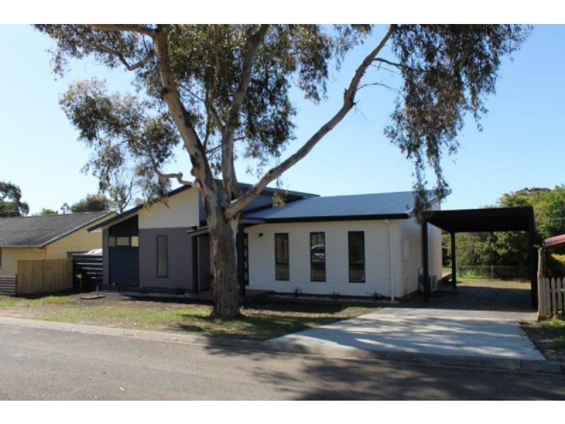 8 Malay Street, Cowes VIC 3922
