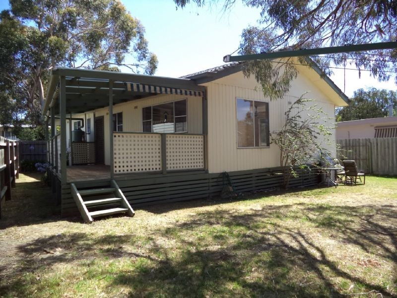 17 Cypress Court, Cowes VIC 3922