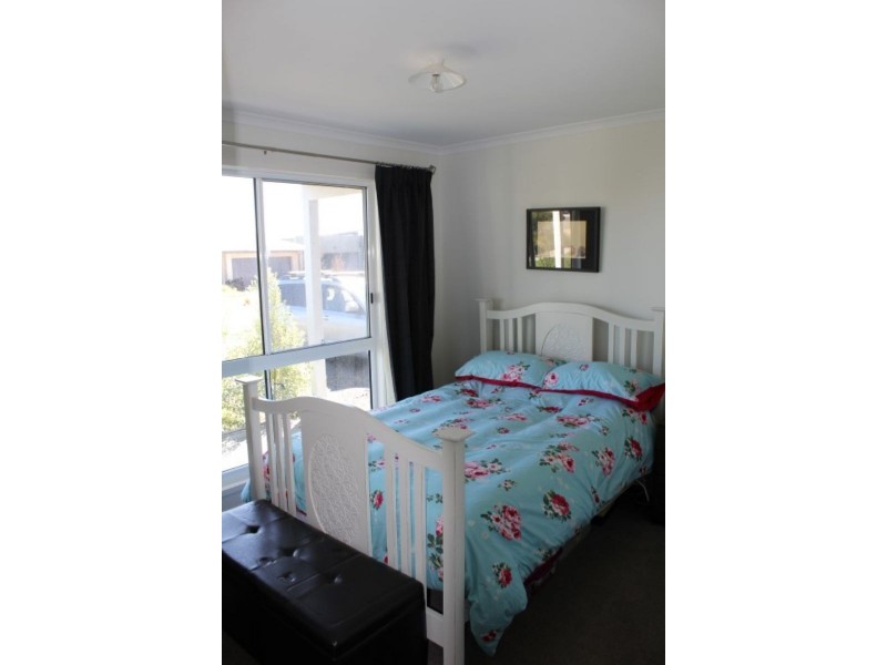 21 Sanctuary Drive, Cowes VIC 3922