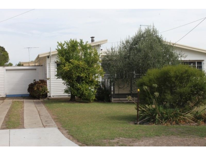 20 Grandview Grove, Cowes VIC 3922