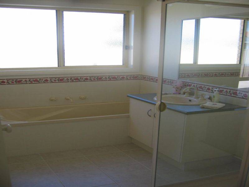 24 Sharp st, Yarrawonga VIC 3730